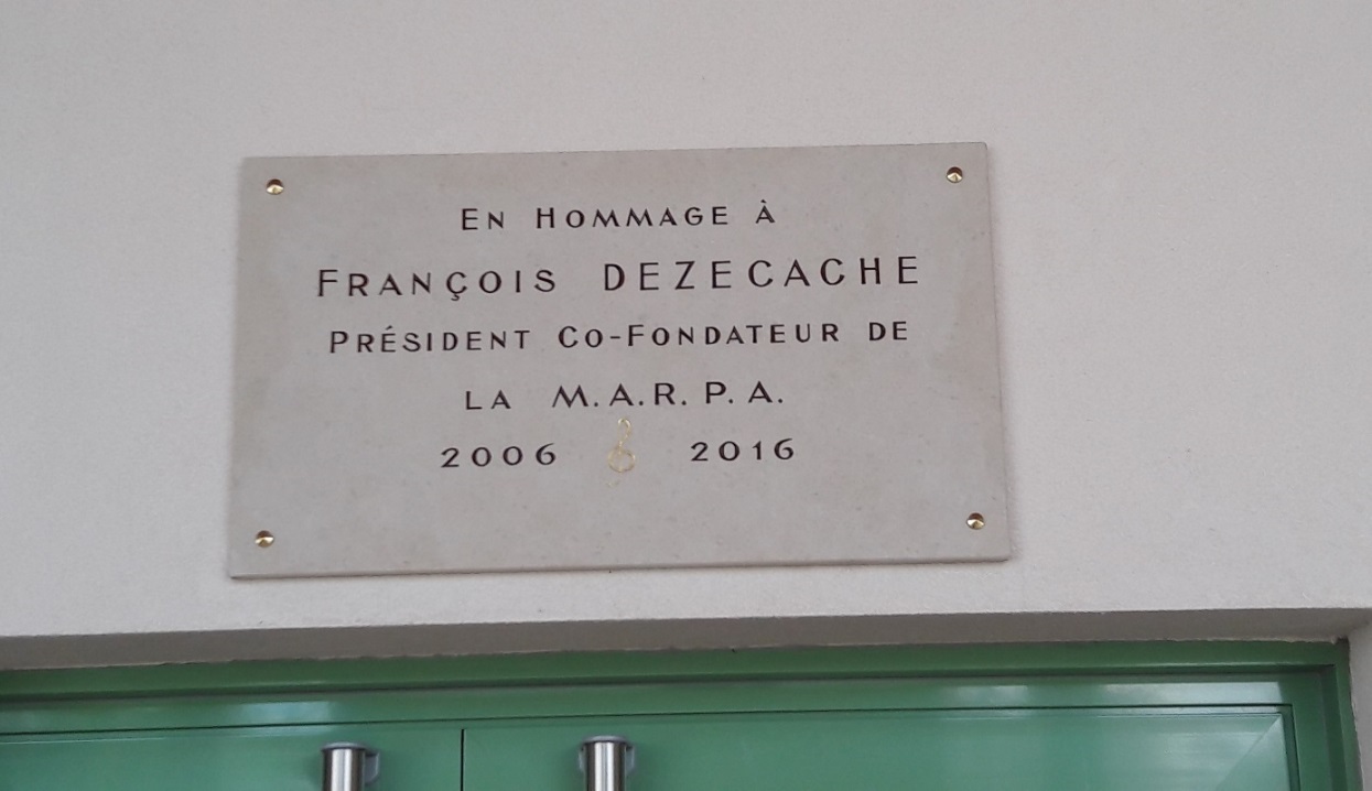Plaque